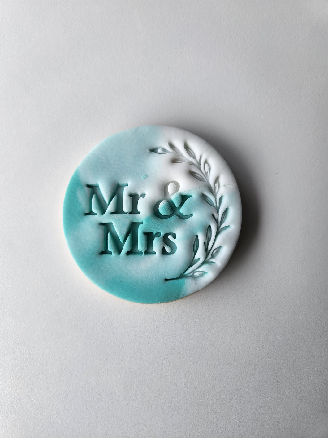 Mr & Mrs w leaf