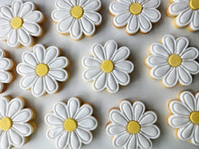 Load image into Gallery viewer, Daisy cookies
